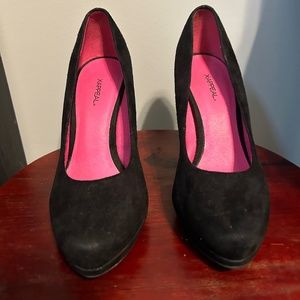 XAPPEAL Women size 8 black heels